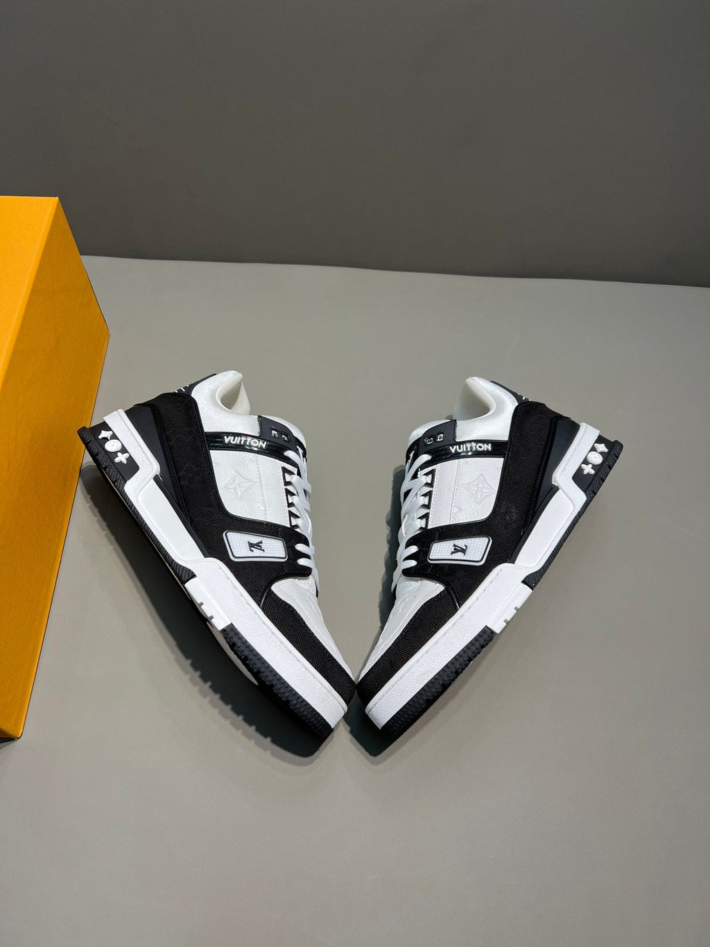 Louis Vuitton Trainer Sneaker