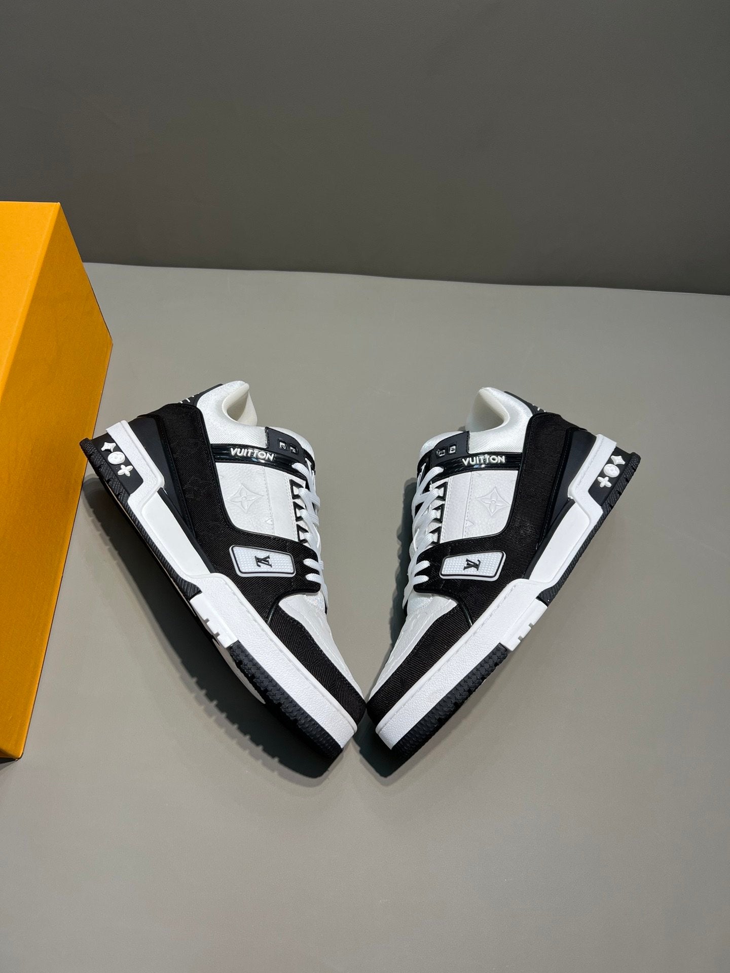 Louis Vuitton Trainer Sneaker