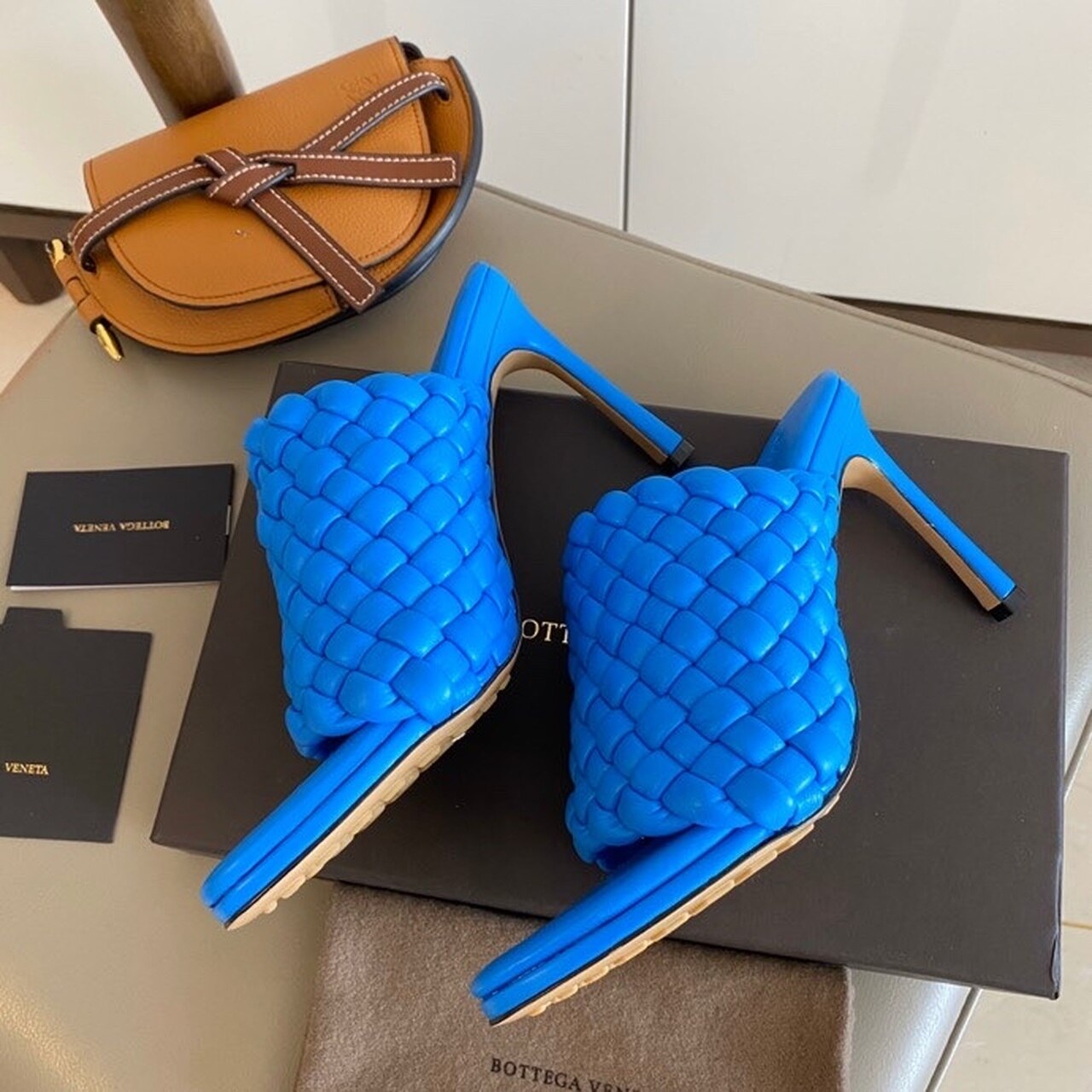 Bottega Veneta Curve Mules 9.5cm Heel Lambskin Leather Spring/Summer 2020 Collection, Electric Blue