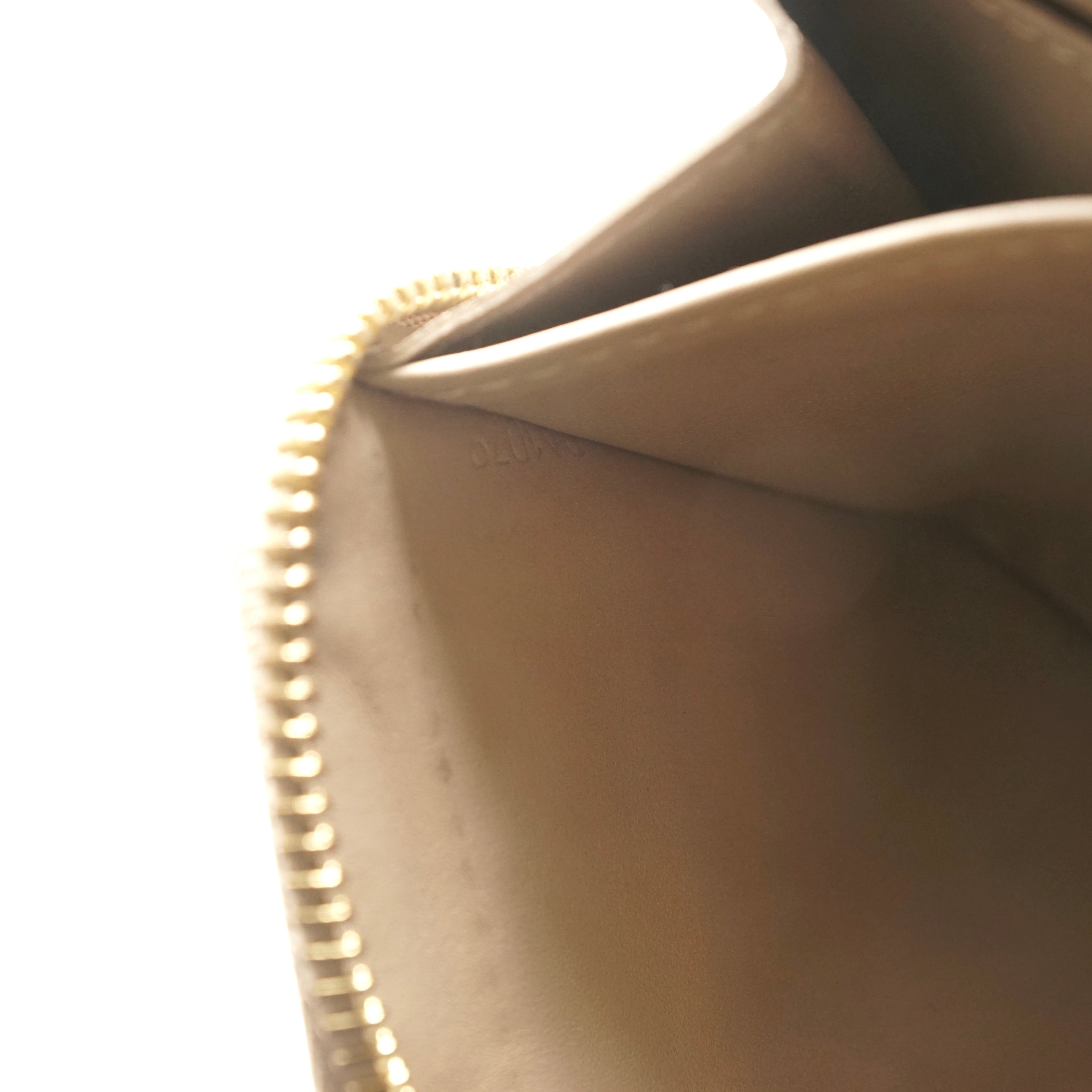 Louis Vuitton Zippy Wallet Suhari