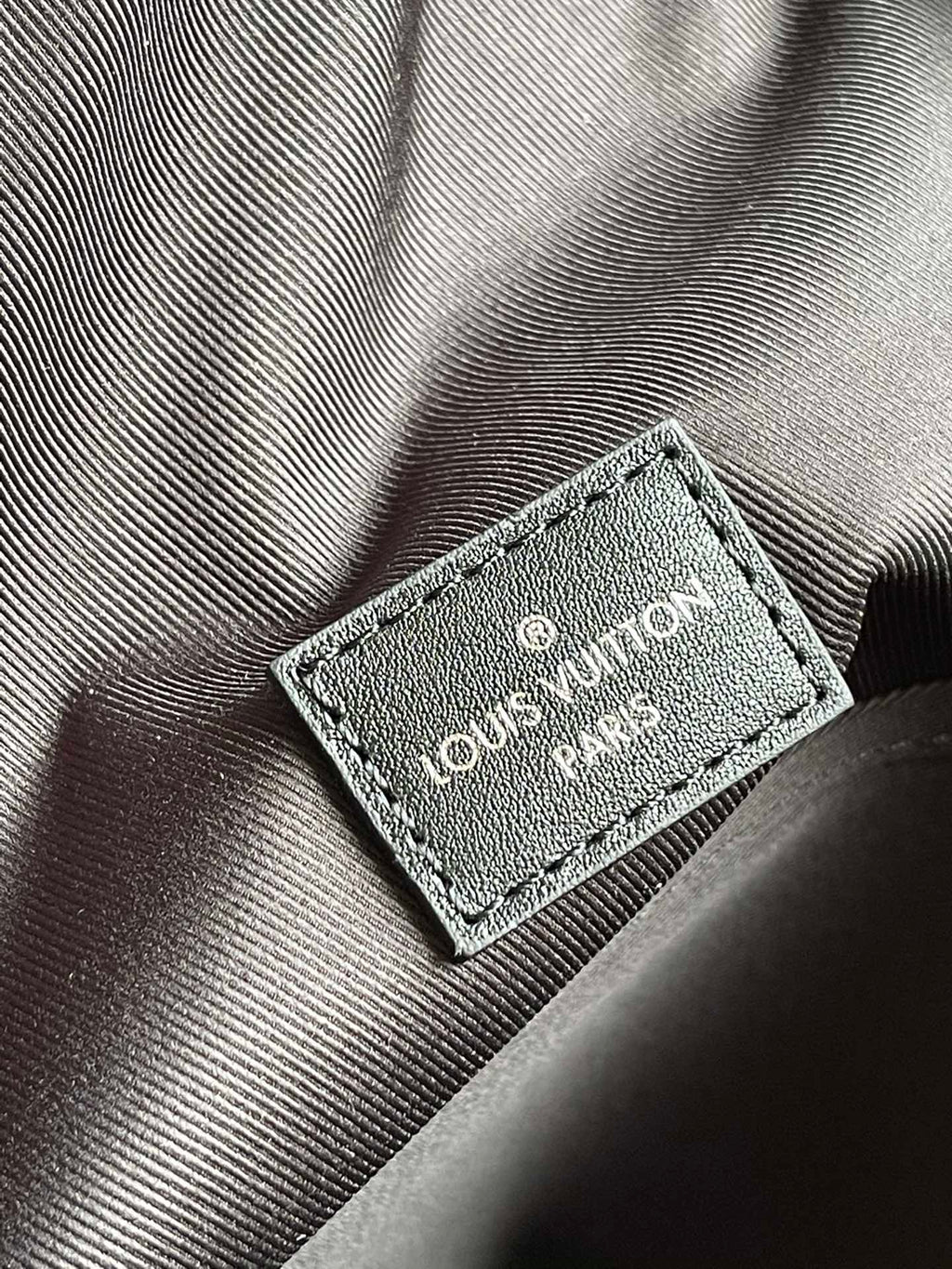 Louis Vuitton N50009 Campus Backpack 39cm