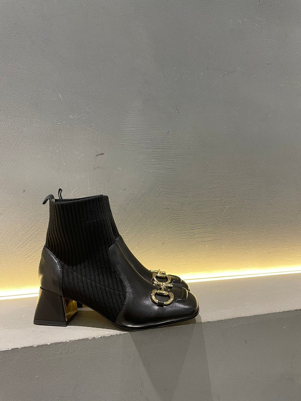 Gucci Ankle Boots With Horsebit Black