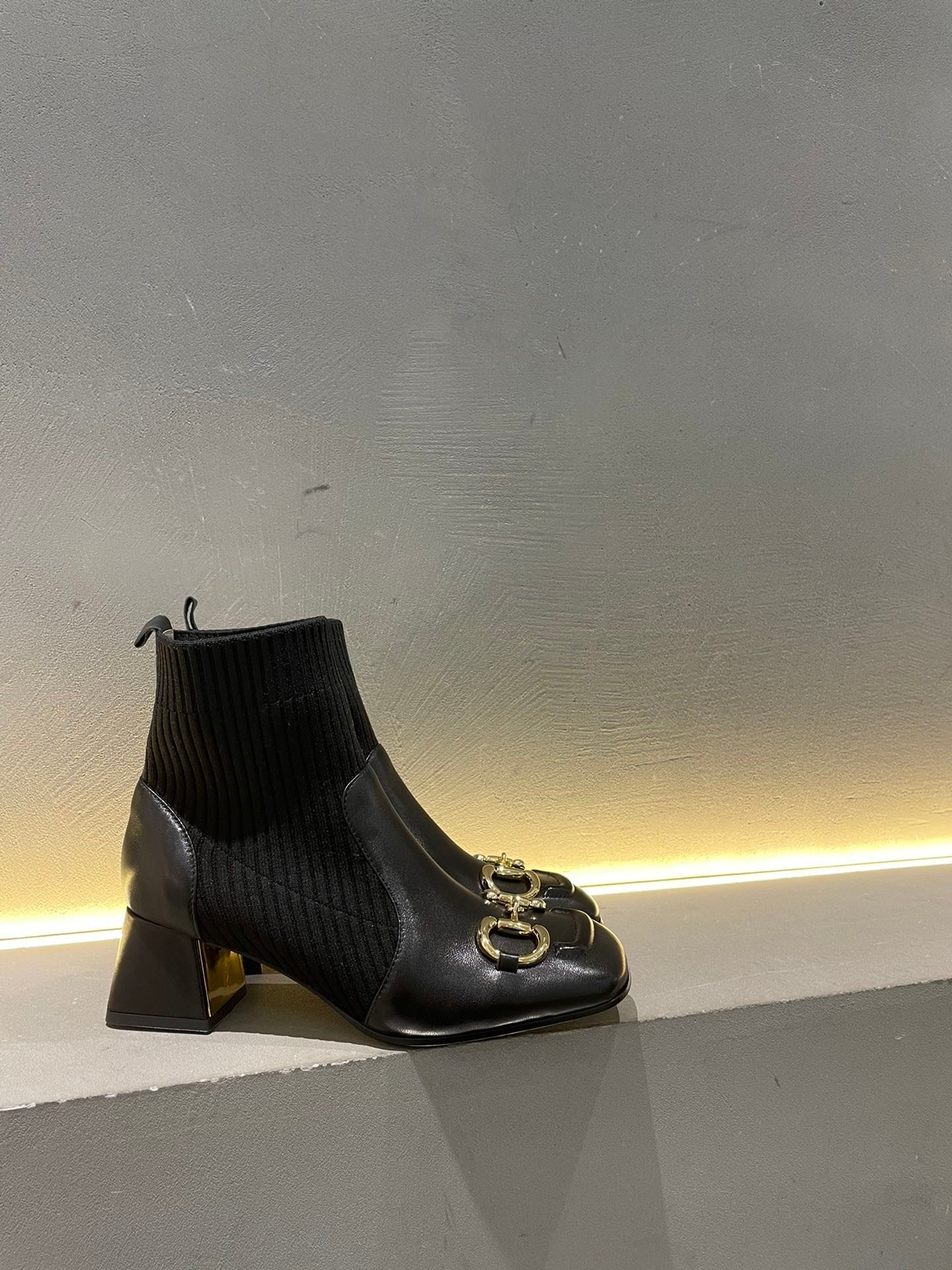 Gucci Ankle Boots With Horsebit Black