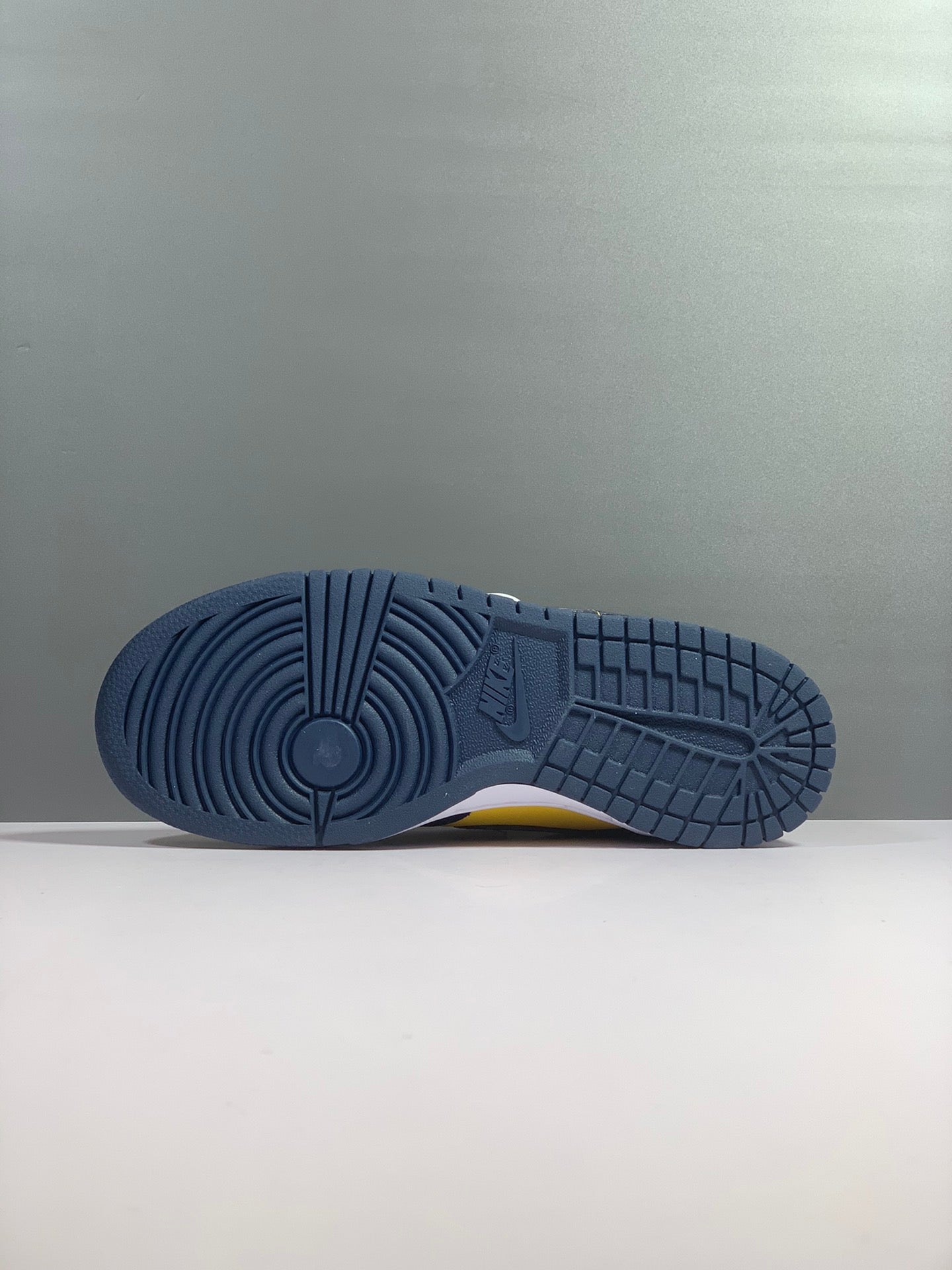 Nike Wmns Dunk Low Vintage Yellow