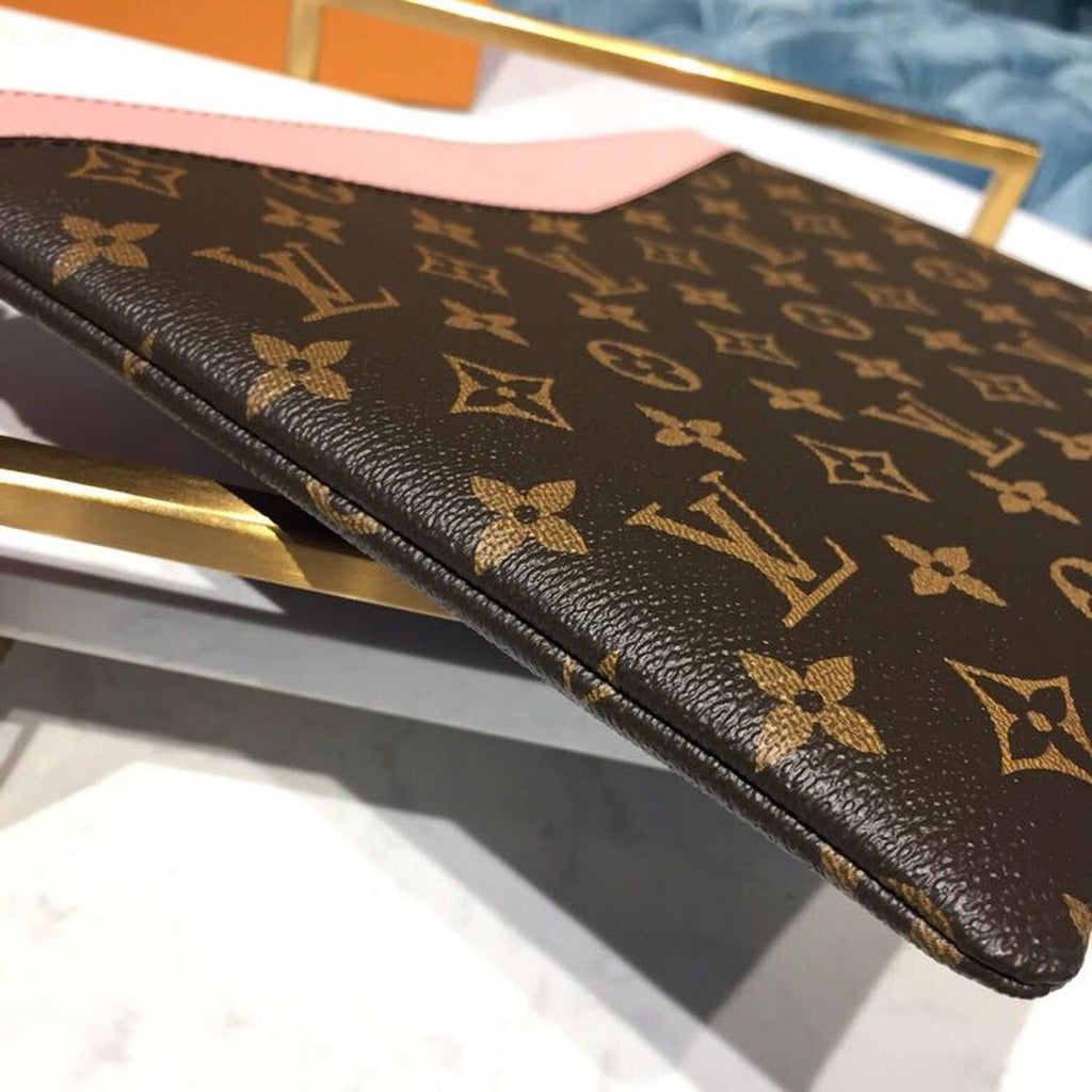 Louis Vuitton Daily Pouch Bag 30cm Monogram Canvas Spring/Summer Collection M62942, Rose Poudre