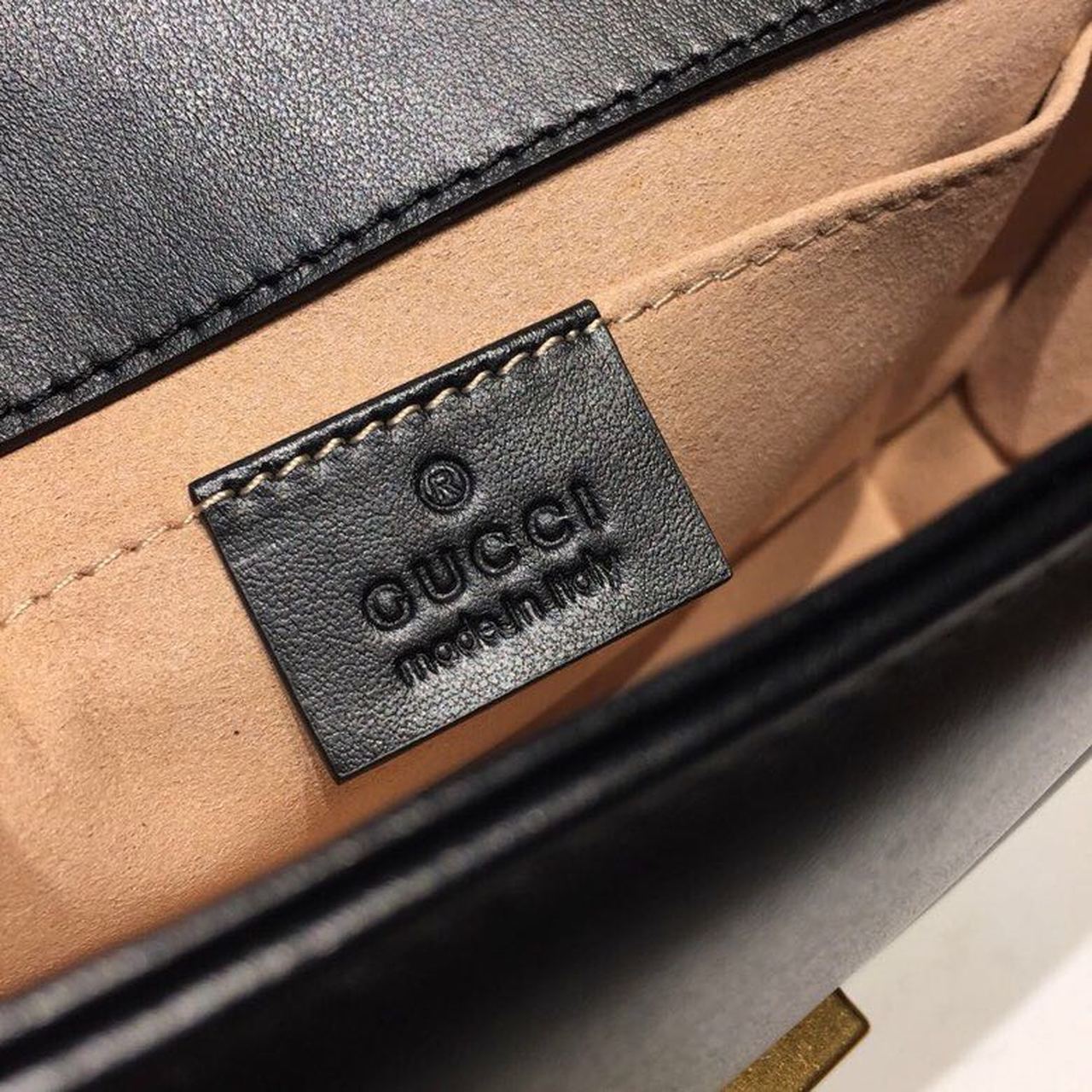 Gucci GG Marmont Matelass? Mini Bag 22cm 446744 Calfskin Leather Spring/Summer Collection Black