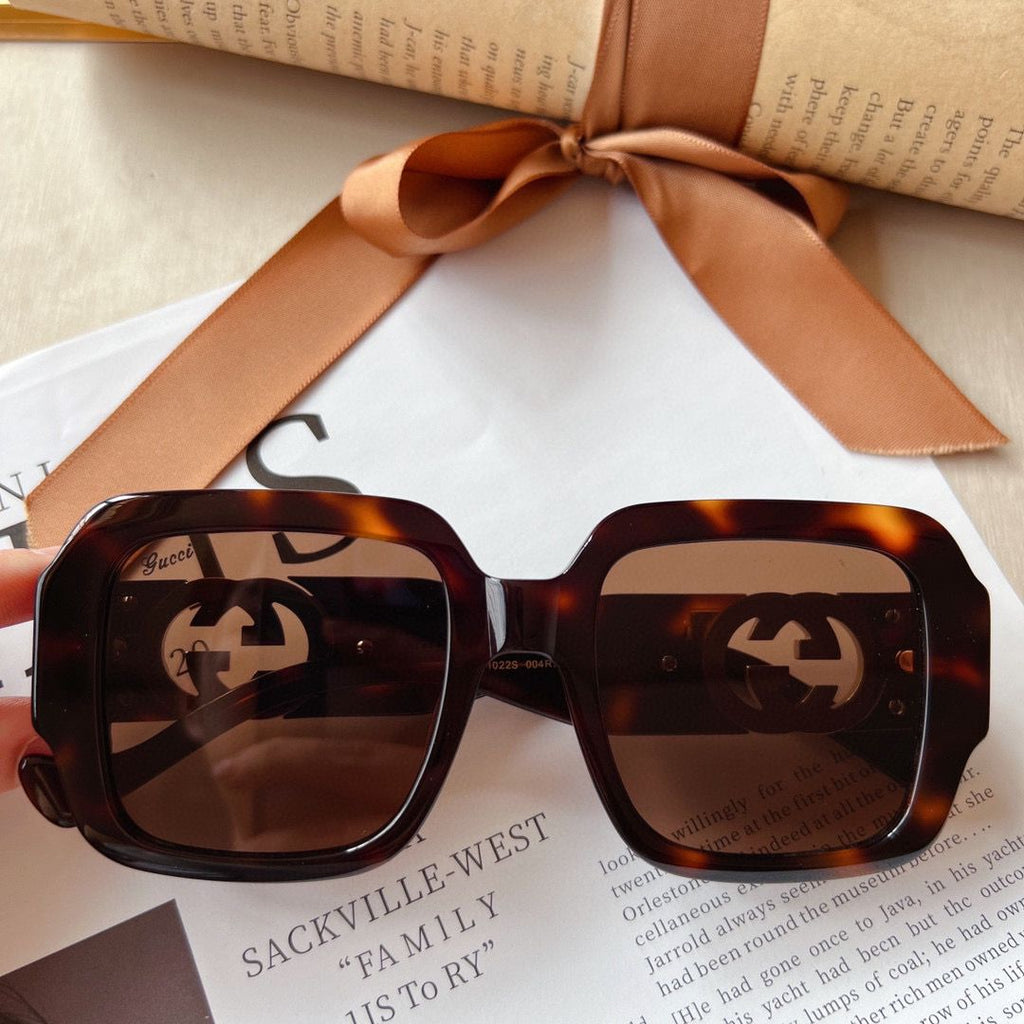 Gucci Rectangular Frame Sunglasses