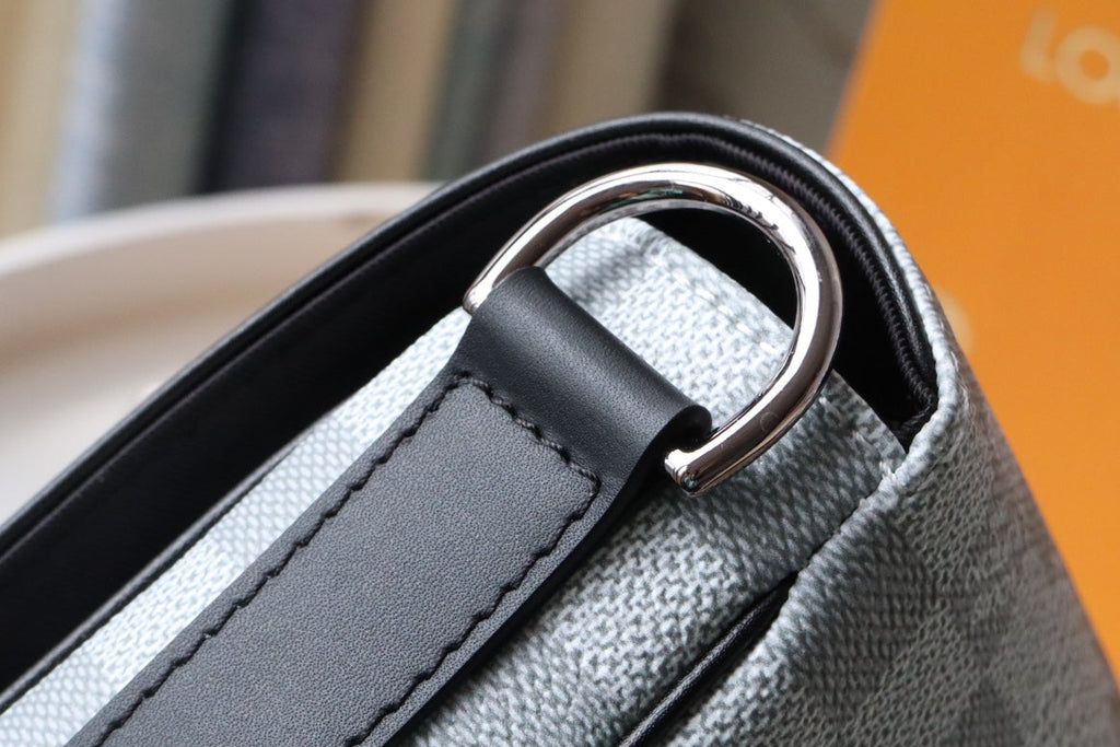 Louis Vuitton N50013 Studio Messenger 24cm