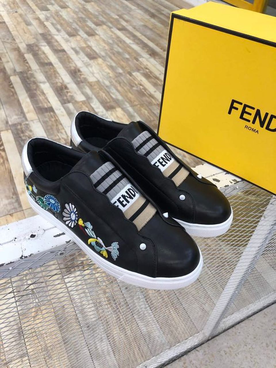 Fendi Rockoko Flower Embroidery Slip-On Sneakers Calfskin Leather Spring/Summer 2019 Collection, Black