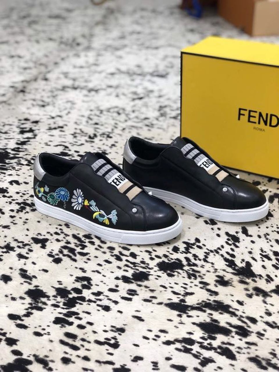Fendi Rockoko Flower Embroidery Slip-On Sneakers Calfskin Leather Spring/Summer 2019 Collection, Black