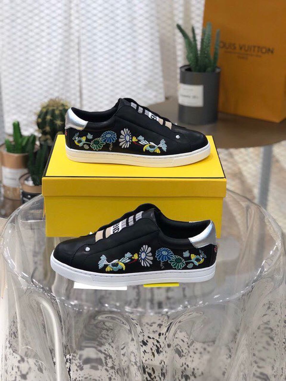 Fendi Rockoko Flower Embroidery Slip-On Sneakers Calfskin Leather Spring/Summer 2019 Collection, Black
