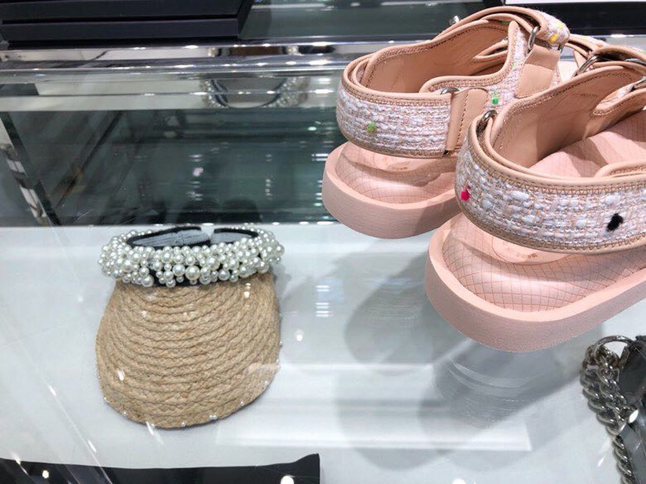 Chanel Tweed/Lambskin Rubber Sandals Calfskin Leather Spring/Summer Collection Pink