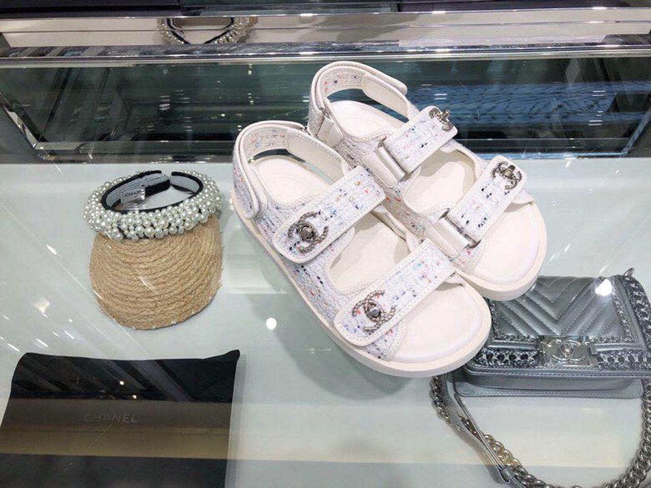 Chanel Tweed/Lambskin Rubber Sandals Calfskin Leather Spring/Summer Collection White