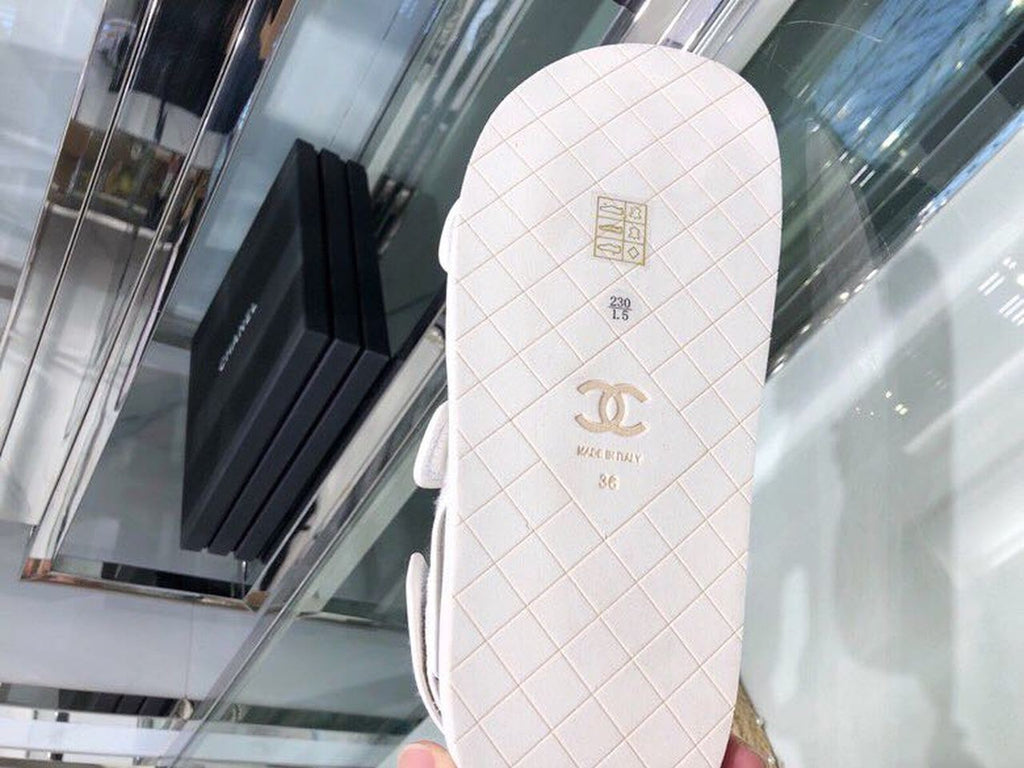 Chanel Tweed/Lambskin Rubber Sandals Calfskin Leather Spring/Summer Collection White