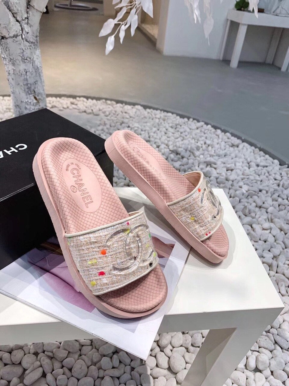 Chanel Pool Slide Sandals Rubber/Tweed Spring/Summer Collection Pink
