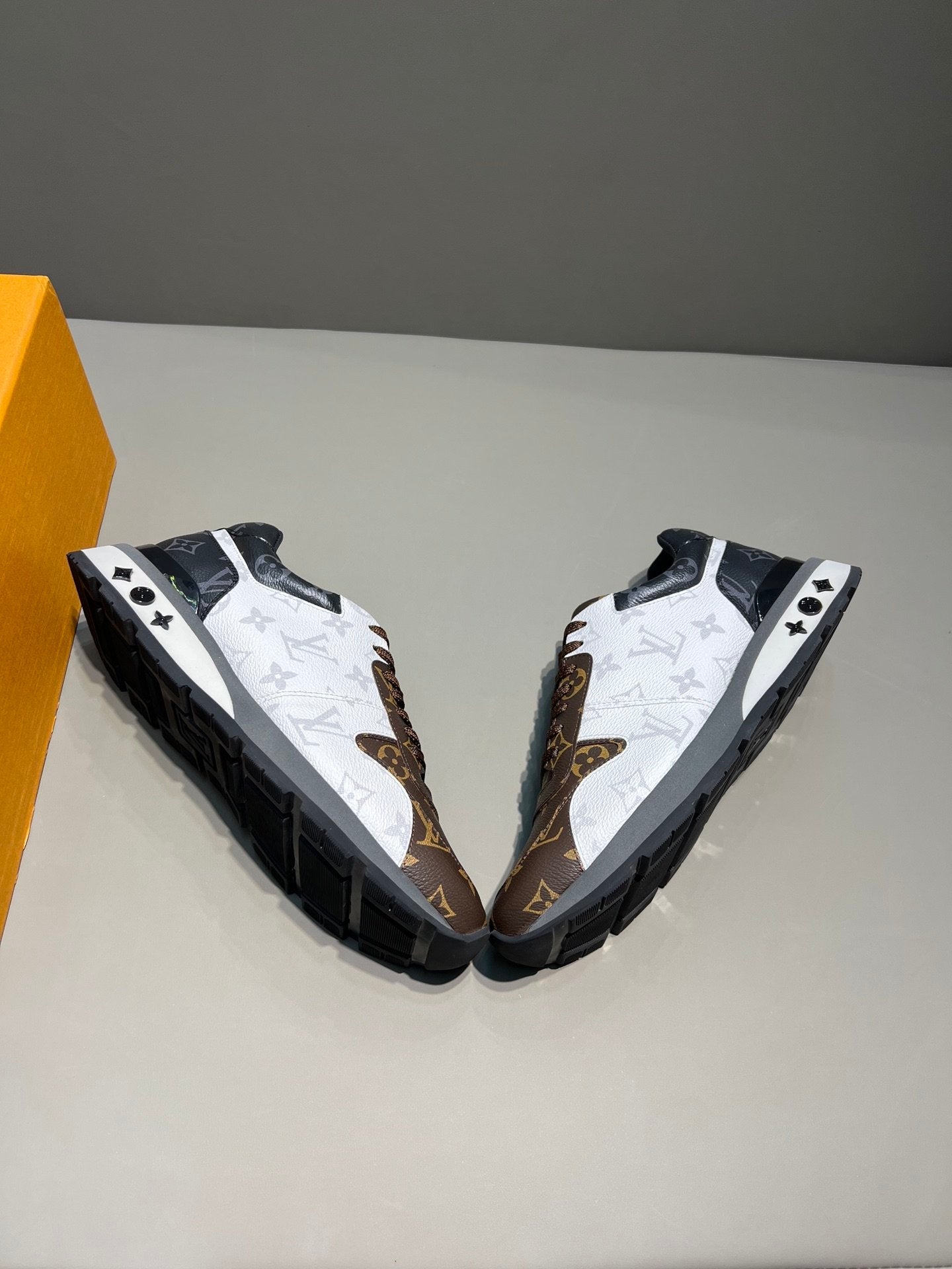 Louis Vuitton Trainer Sneaker