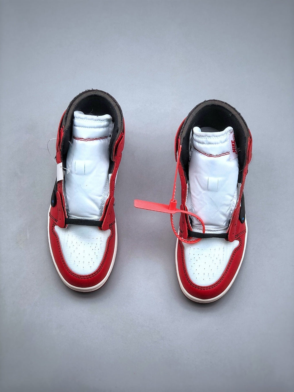 Nike Air Jordan 1 Retro High Off-White Chicago