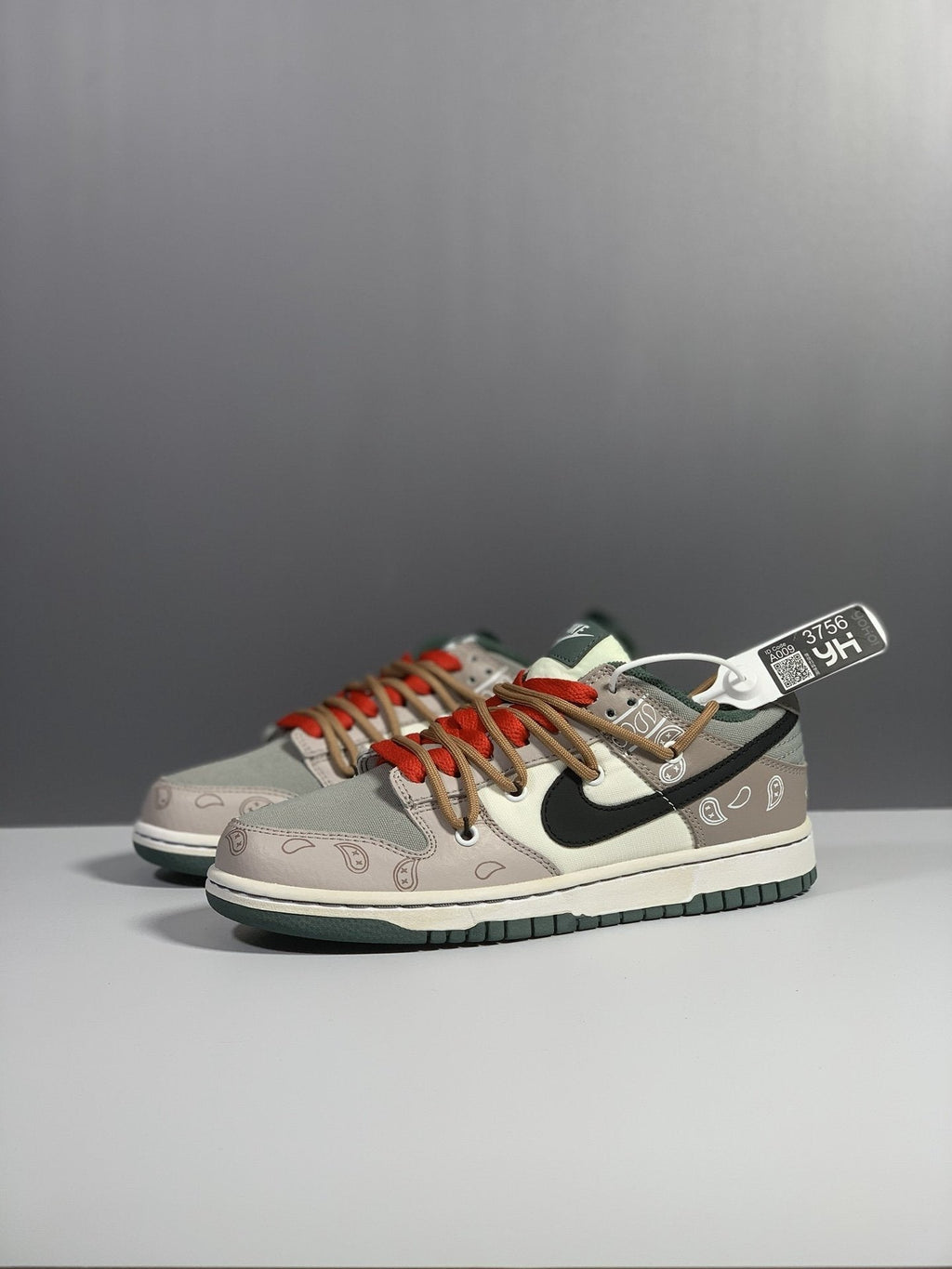 Nike Dunk Low Retro Vibe