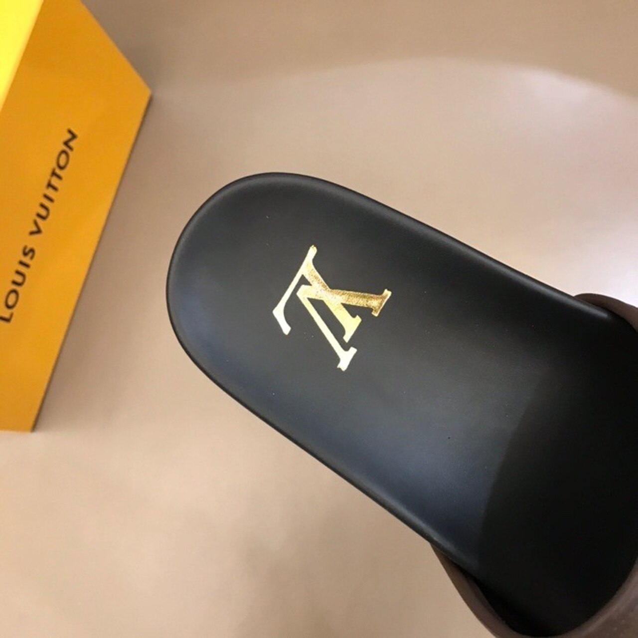 Louis Vuitton Mens Sandals Monogram Canvas Spring/Summer Collection Brown/Yellow