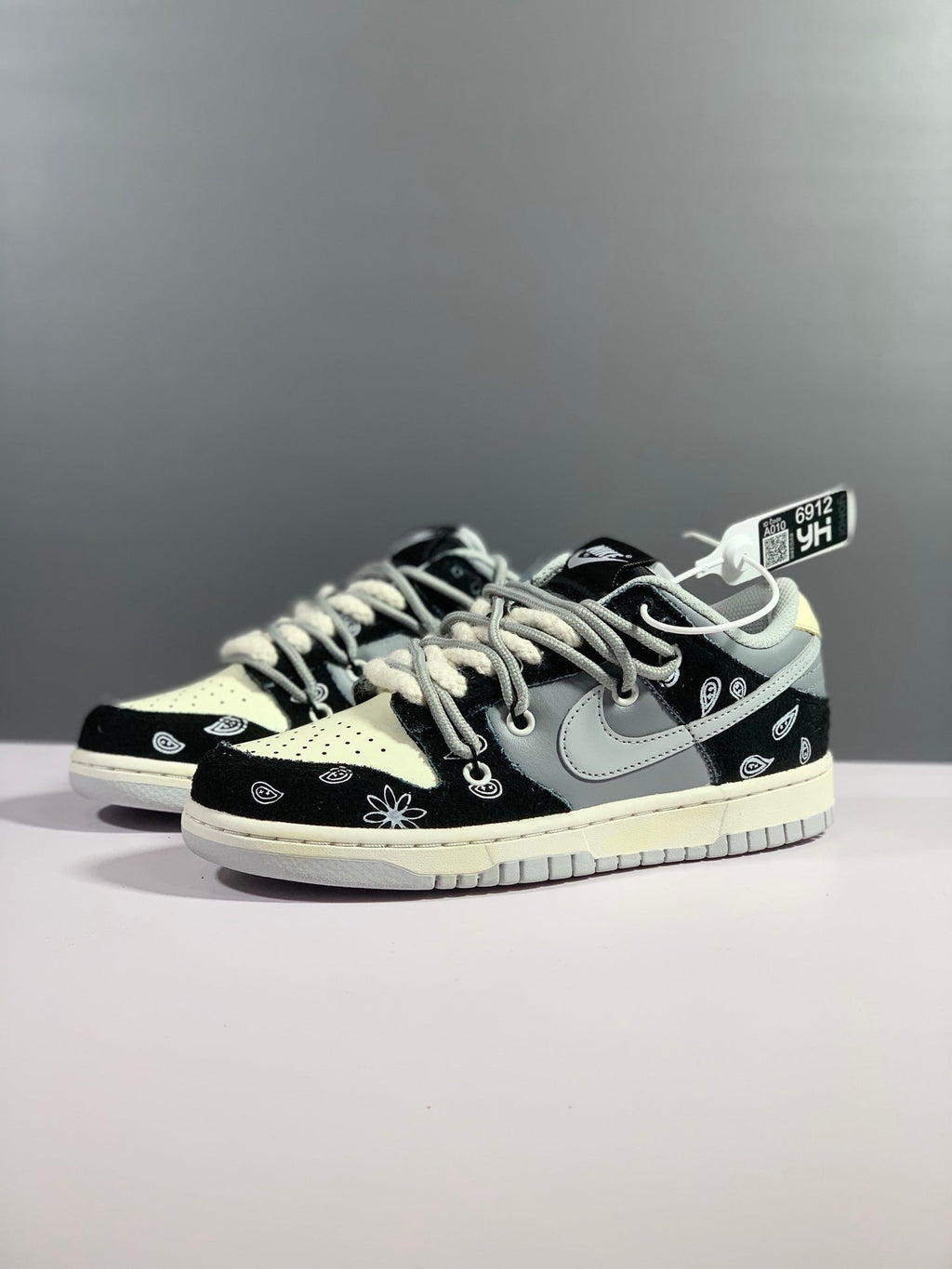 Nike SB Dunk Low Top