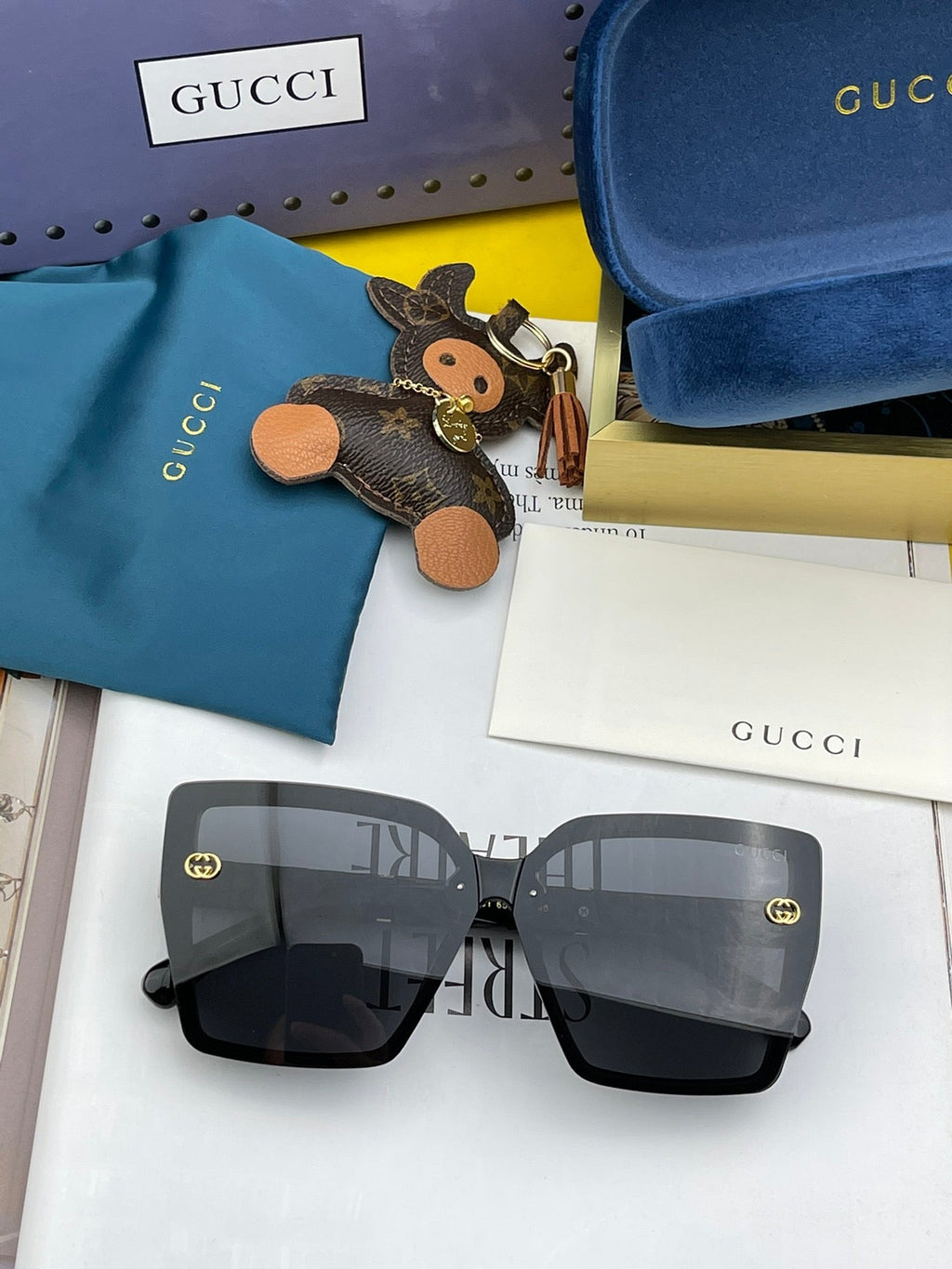 Gucci Cat Eye Frame Sunglasses