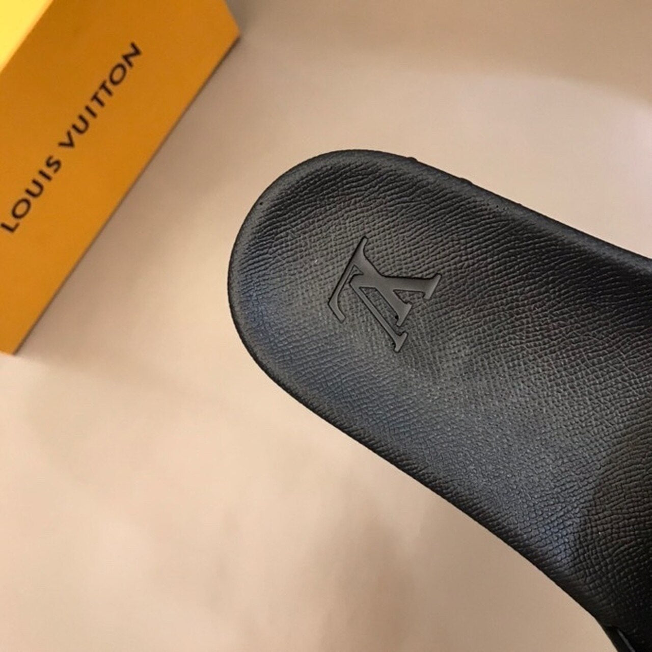 Louis Vuitton Mens Sandals Monogram Canvas Spring/Summer Collection Brown