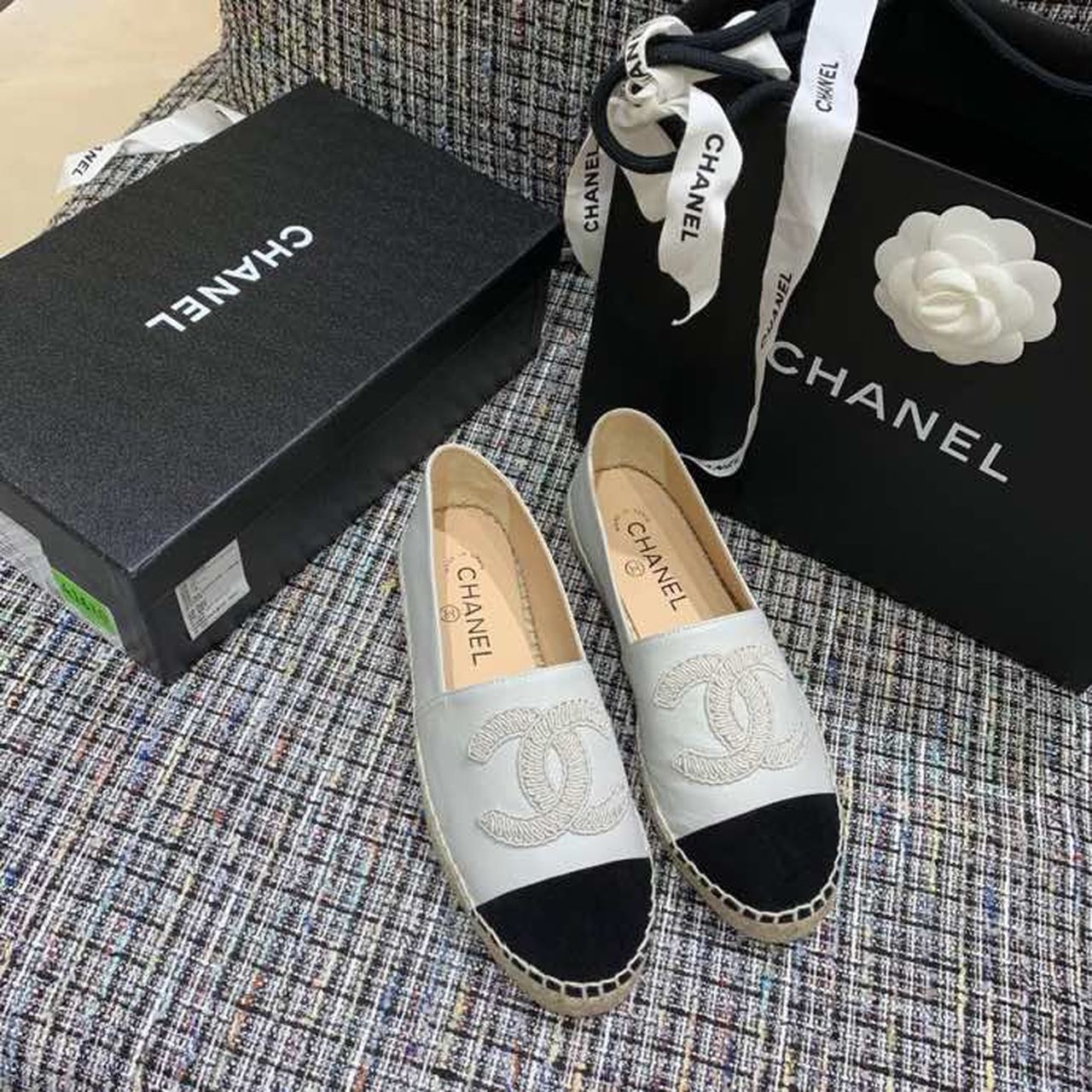 Chanel CC Logo Espadrilles Lambskin Leather Spring/Summer Act 1 Collection White/Black