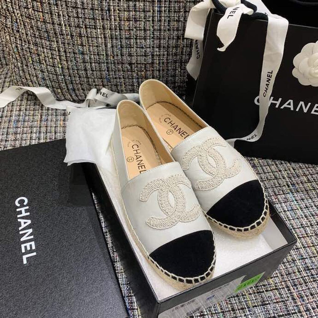 Chanel CC Logo Espadrilles Lambskin Leather Spring/Summer Act 1 Collection White/Black