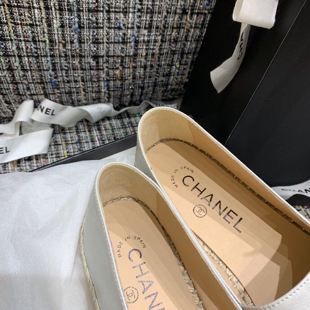 Chanel CC Logo Espadrilles Lambskin Leather Spring/Summer Act 1 Collection White/Black