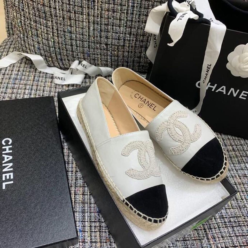 Chanel CC Logo Espadrilles Lambskin Leather Spring/Summer Act 1 Collection White/Black