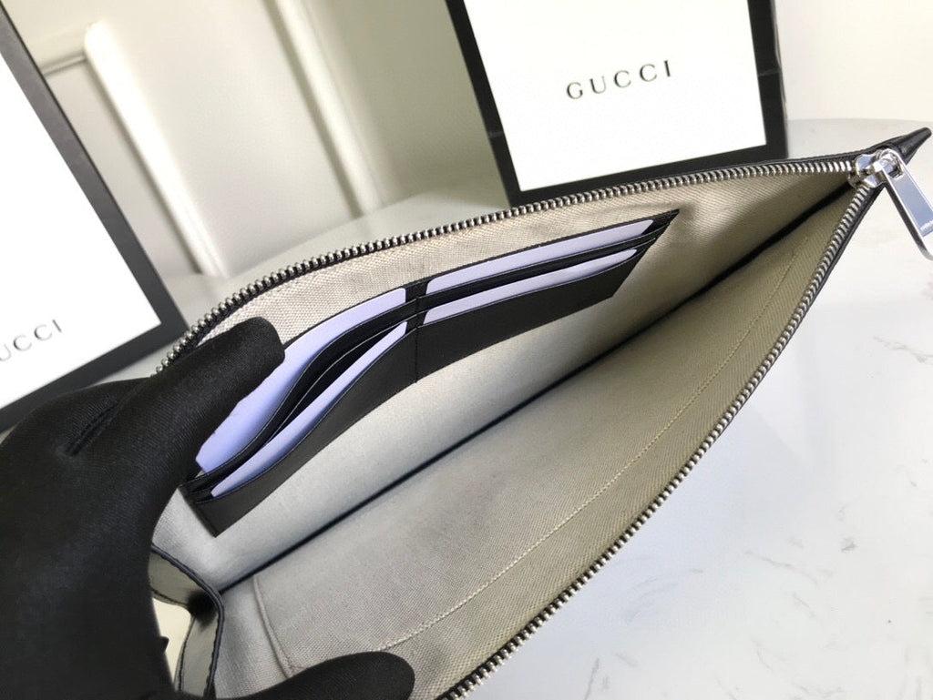 Gucci Supreme Pouch 31cm Black