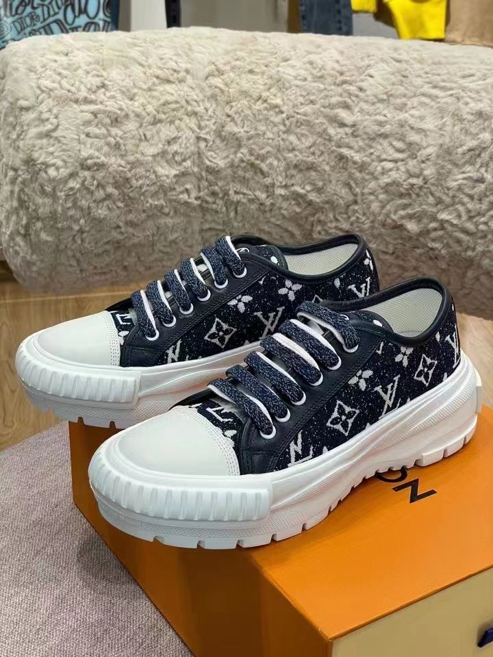 Louis Vuitton Squad Sneaker Black