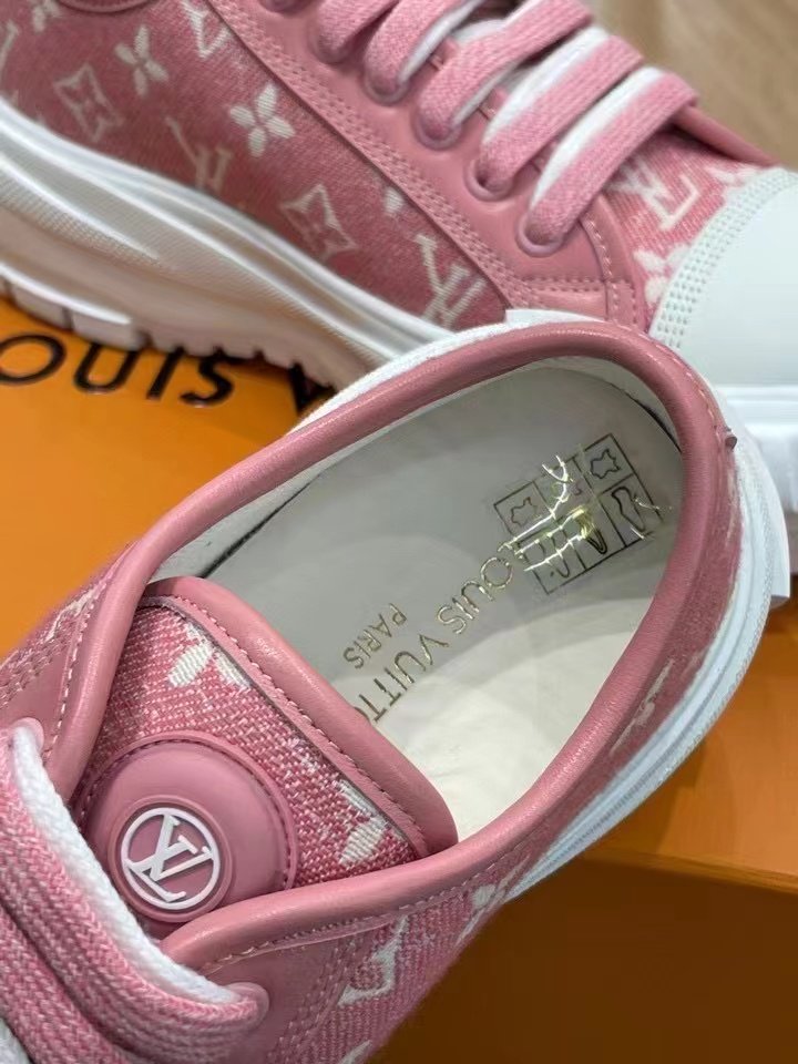 Louis Vuitton Squad Sneaker Pink