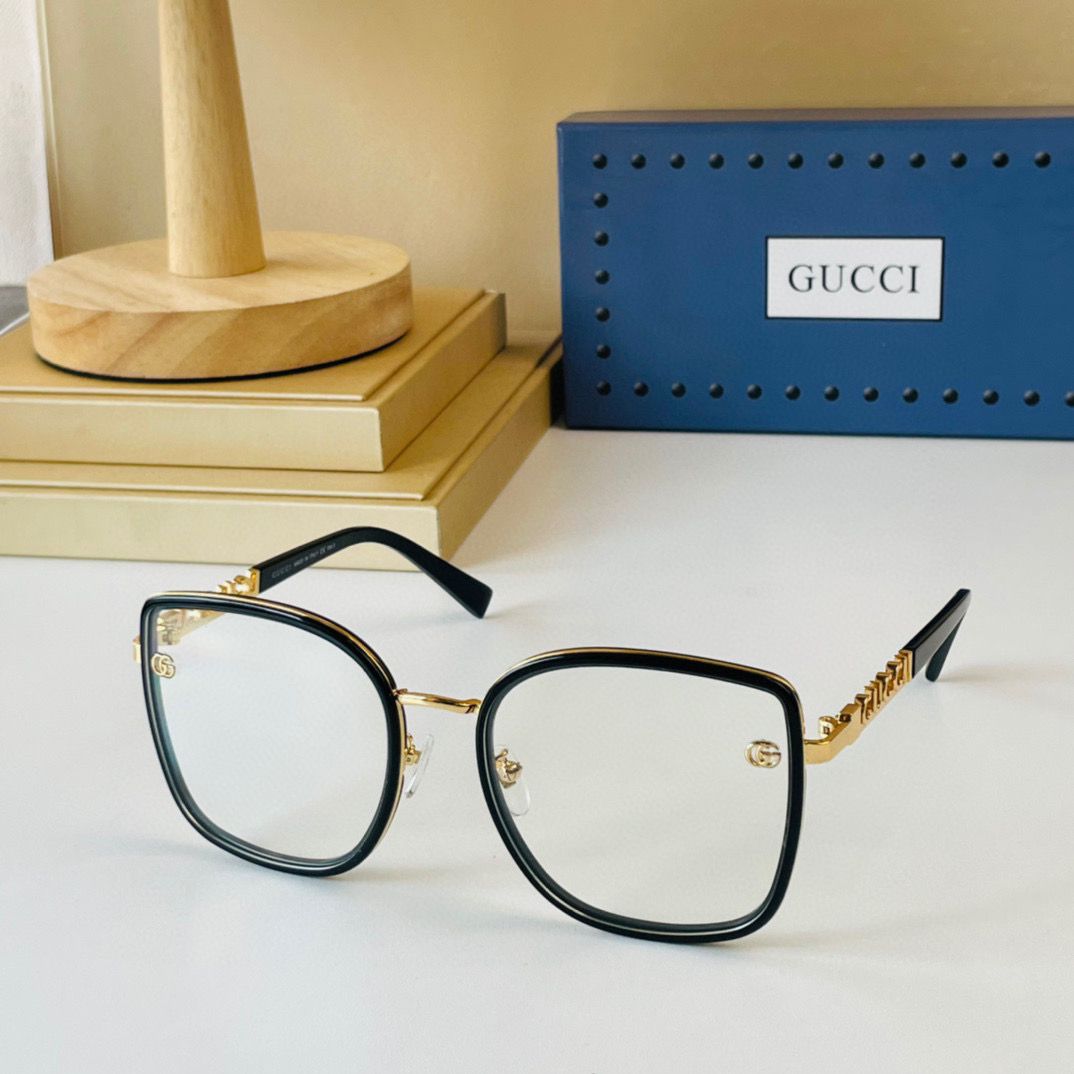 Gucci Navigator Frame Sunglasses
