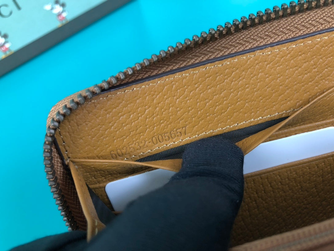Gucci Disney Beige Zip Around Wallet 19cm