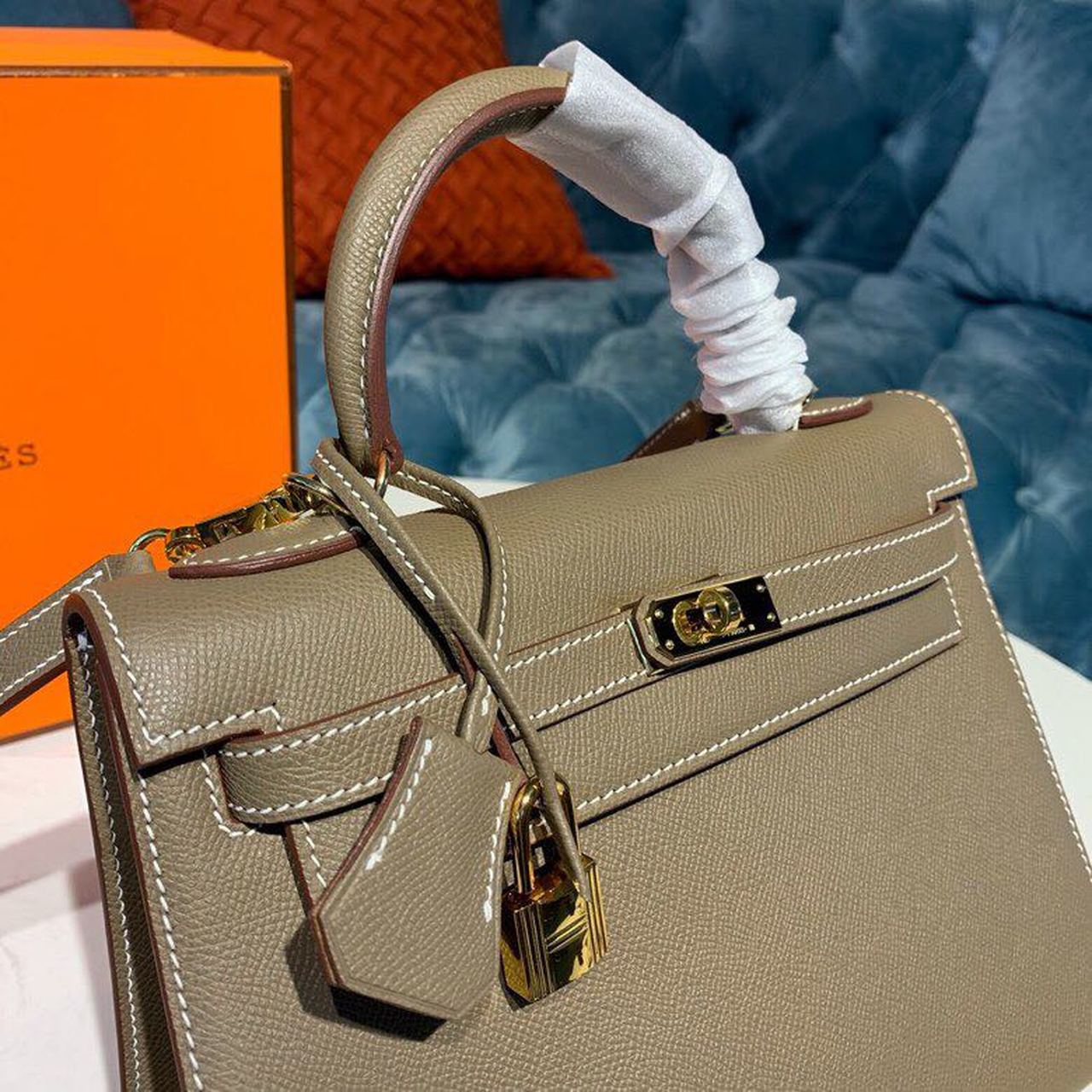 Hermes Kelly 25cm Epsom Bag Semi-Handstitched Gold Hardware, Etoupe