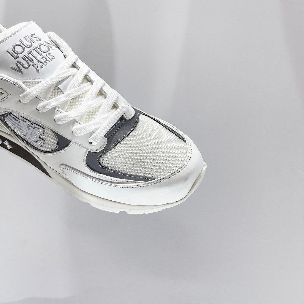 Louis Vuitton Run Sneaker White