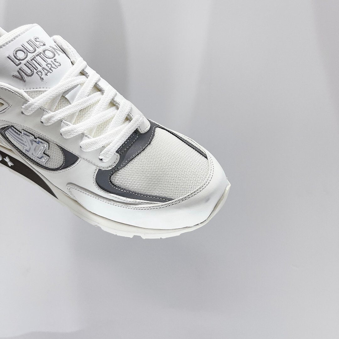 Louis Vuitton Run Sneaker White