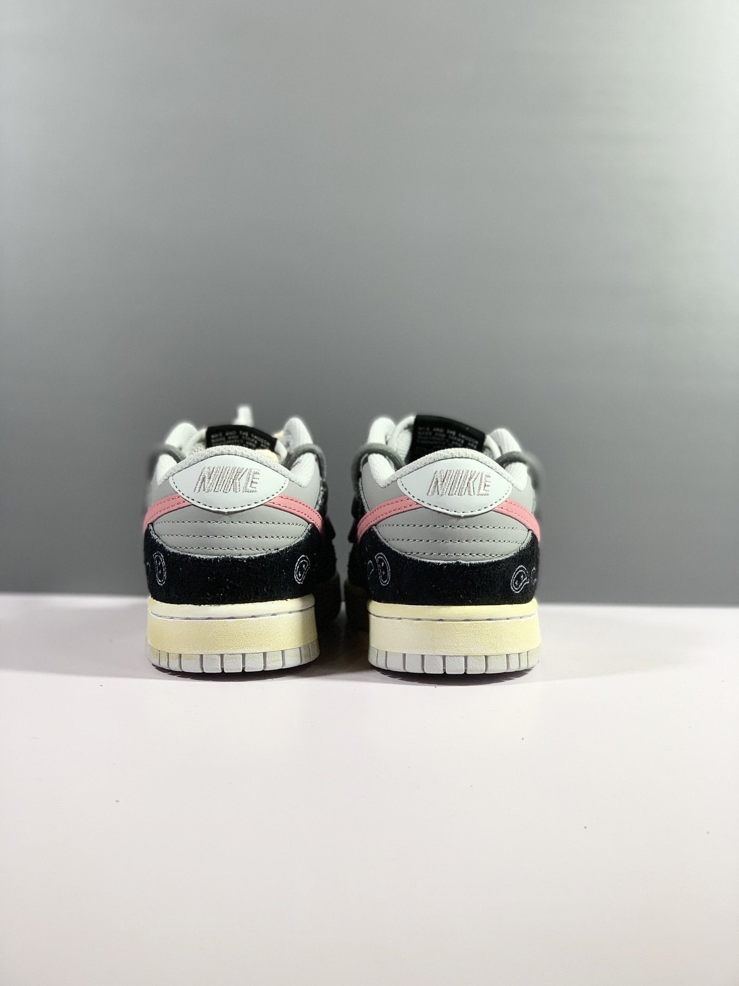 Nike SB Dunk Low Top