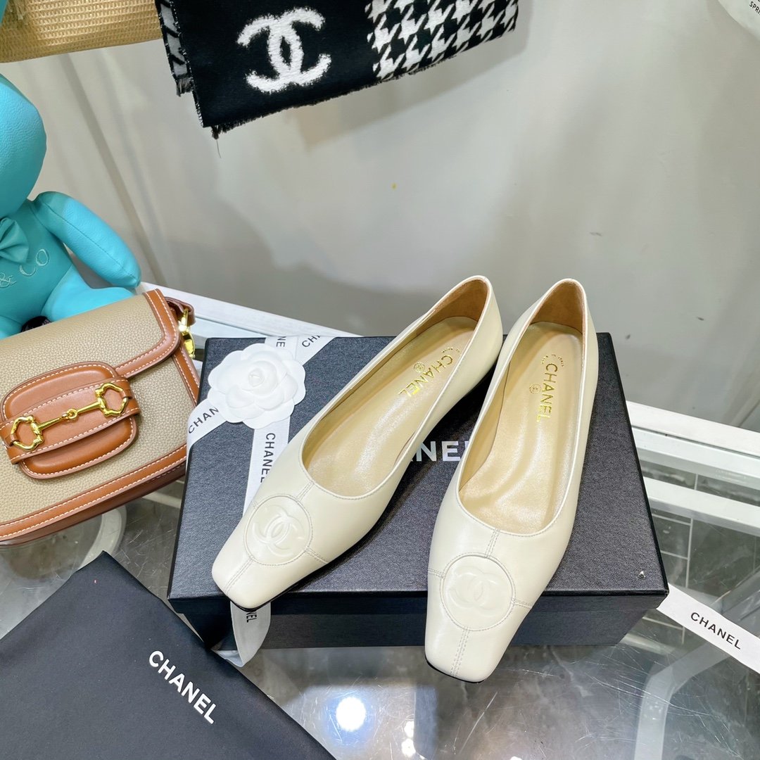 Chanel Flats Cream