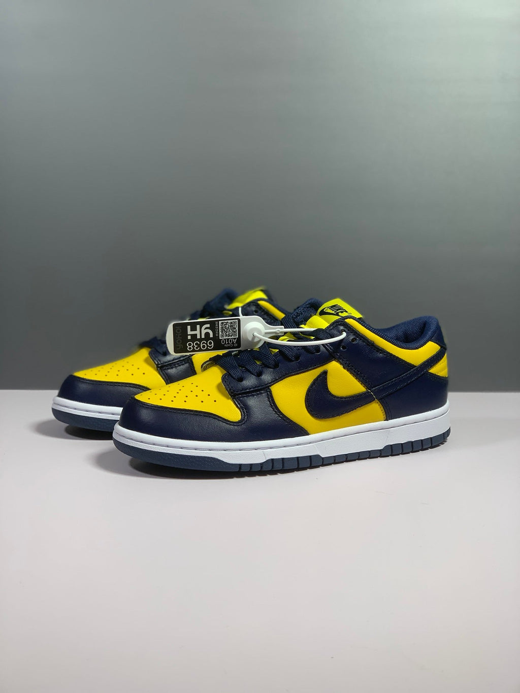 Nike Wmns Dunk Low Vintage Yellow