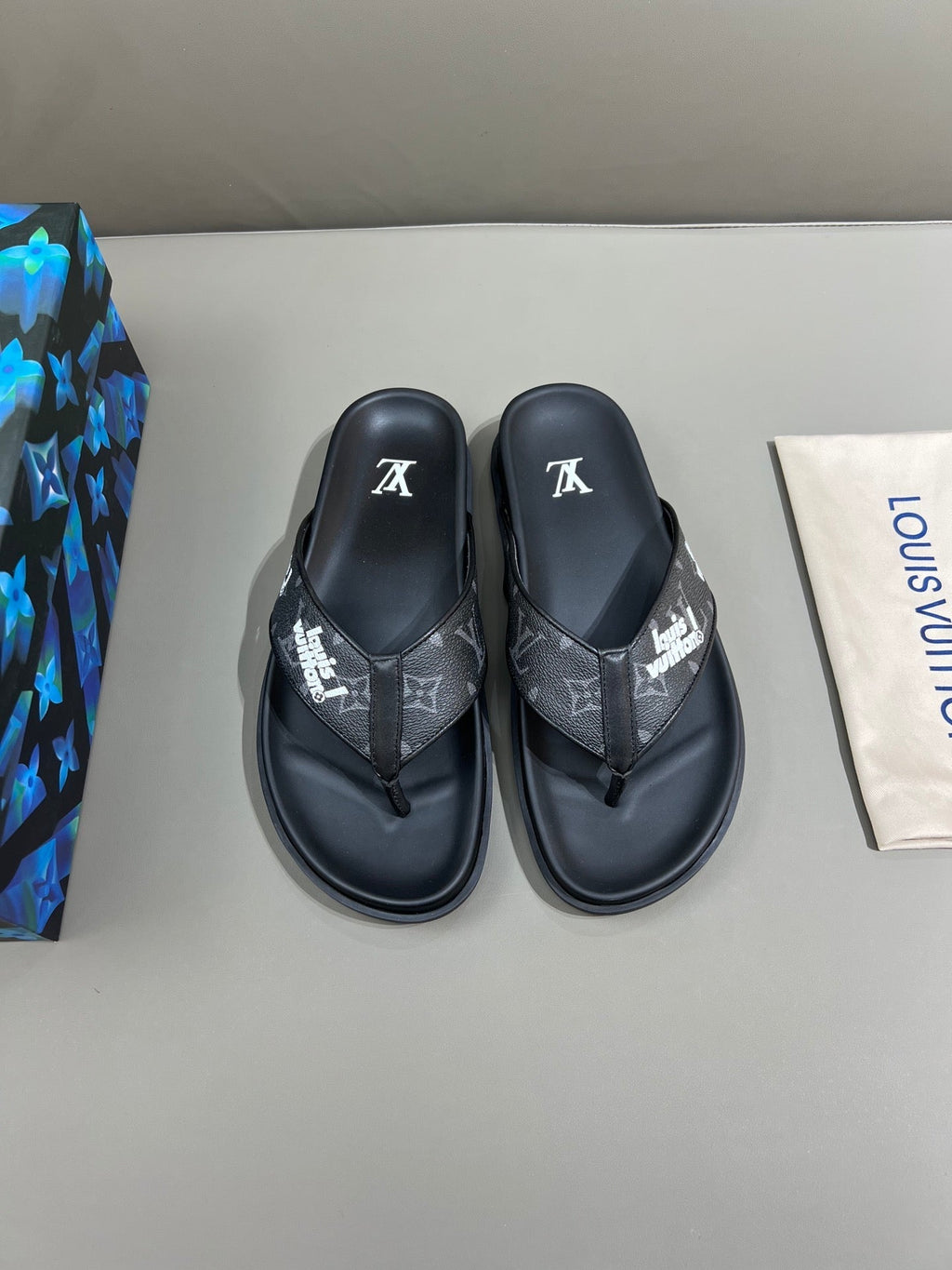 Louis Vuitton Mirabeau Thong