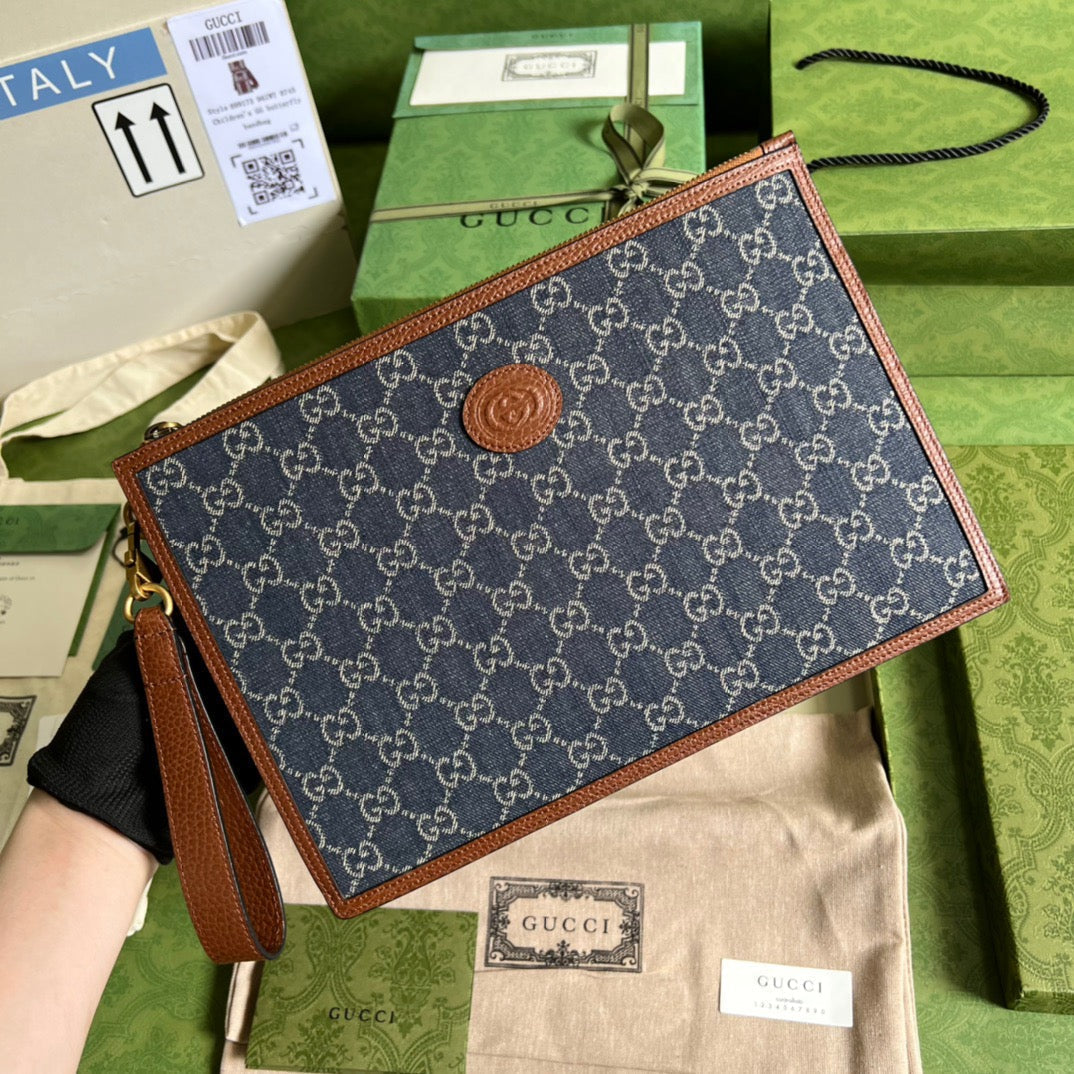 Gucci Neo Vintage GG Supreme Pouch 31cm