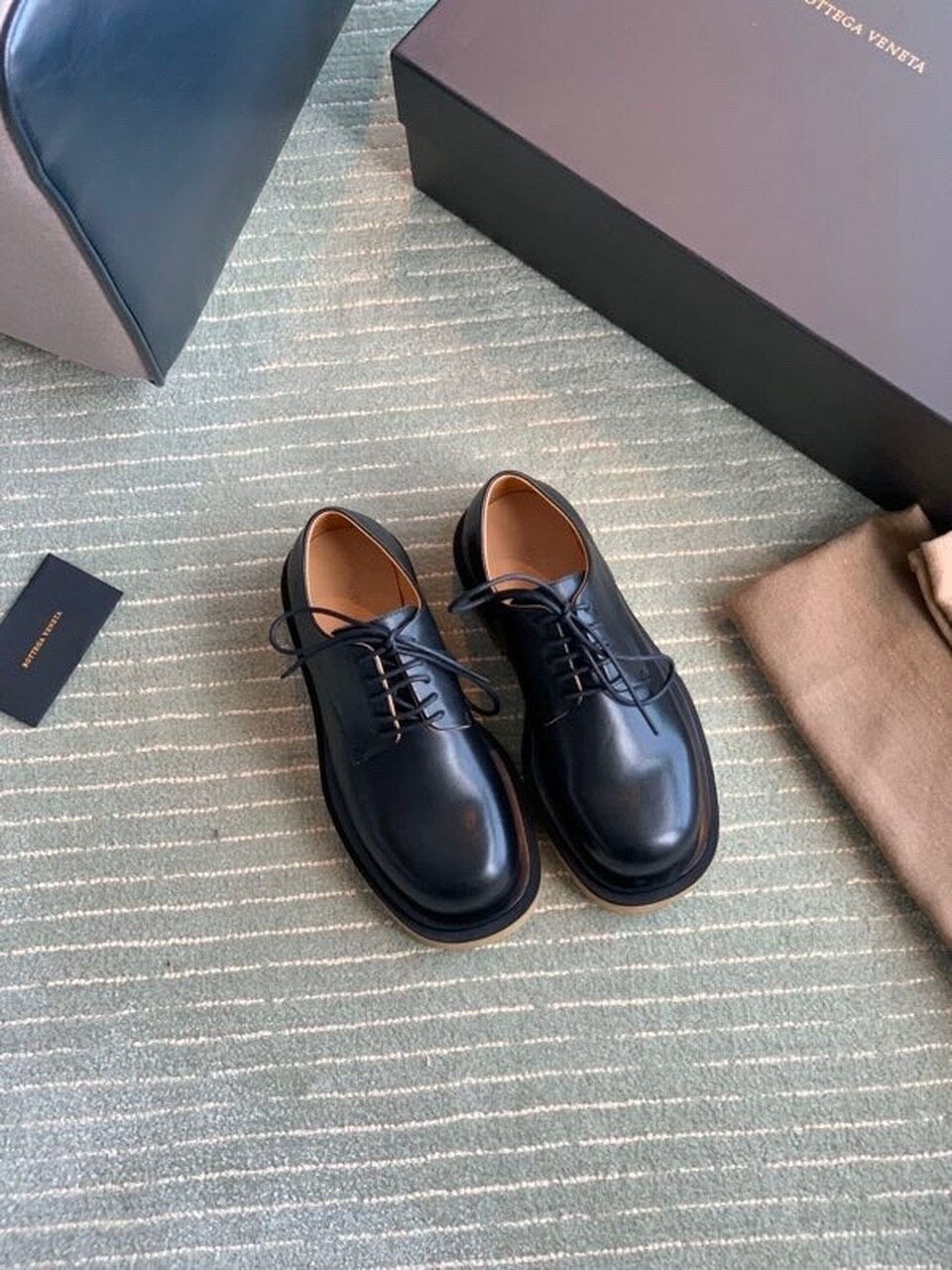 Bottega Veneta Lace Up Loafer Calfskin Leather Fall/Winter 2020 Collection, Black