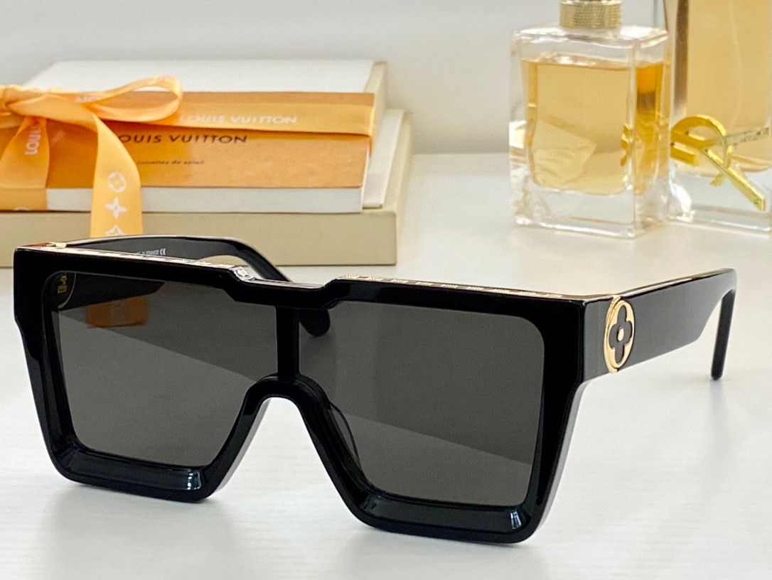 Louis Vuitton Grease Mask Sunglasses