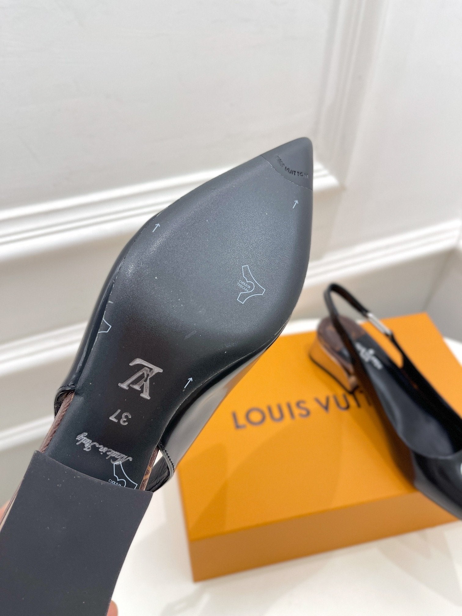 Louis Vuitton Magnetic Slingback Pump Black