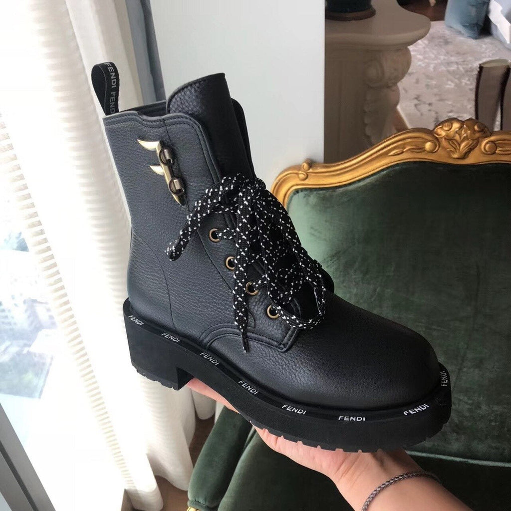 Fendi FFreedom Lace-Up Biker Combat Boots Grained Calfskin Leather Fall/Winter Collection Black