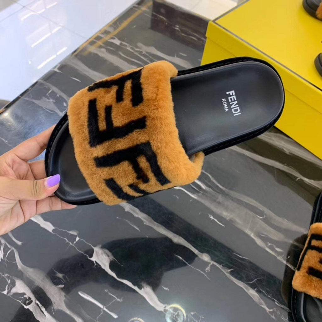 Fendi Shearling FF Logo Leather & Dyed Shearling Fur Slides Fall/Winter 2019 Collection, Black/Brown