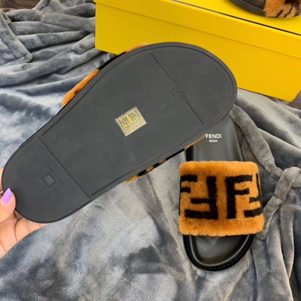Fendi Shearling FF Logo Leather & Dyed Shearling Fur Slides Fall/Winter 2019 Collection, Black/Brown