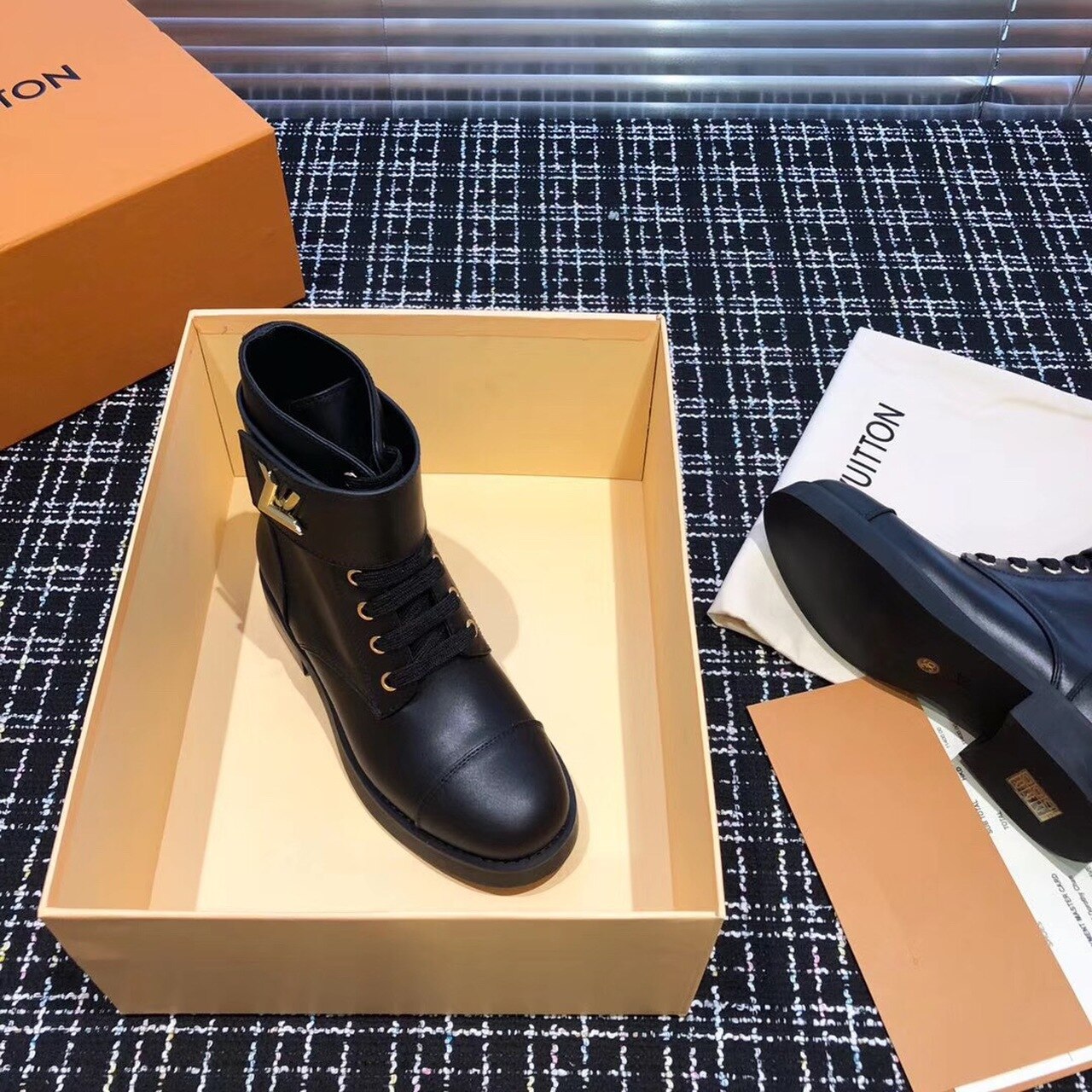 Louis Vuitton Wonderland Flat Ranger Calfskin Leather Fall/Winter Collection Black